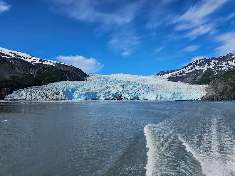 Walk to Kenai Fjords Tour